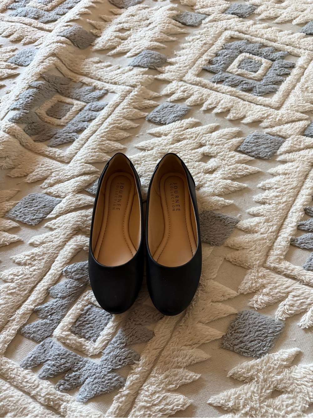 Journee Collection Black Round-Toe Ballet Flats